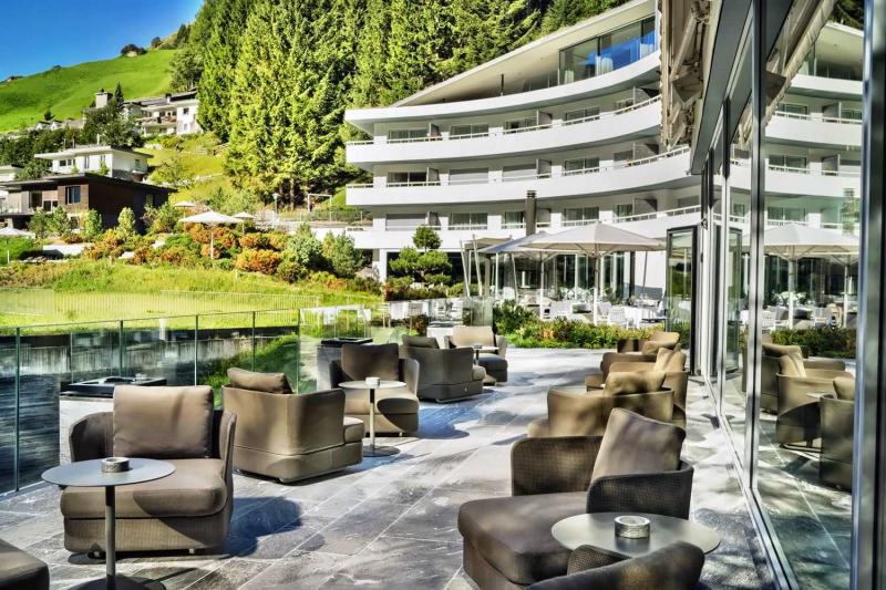 7132 Hotel Vals