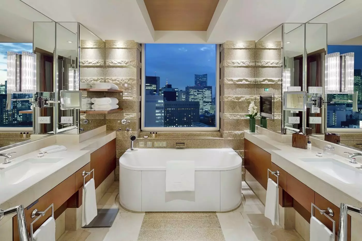 Peninsula Tokyo