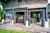 Thumbnail The Siam Hotel