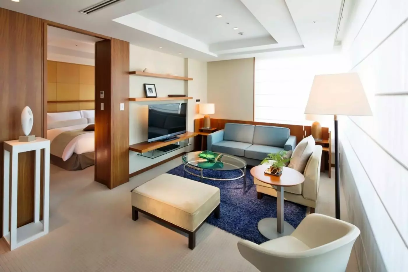 The Strings InterContinental