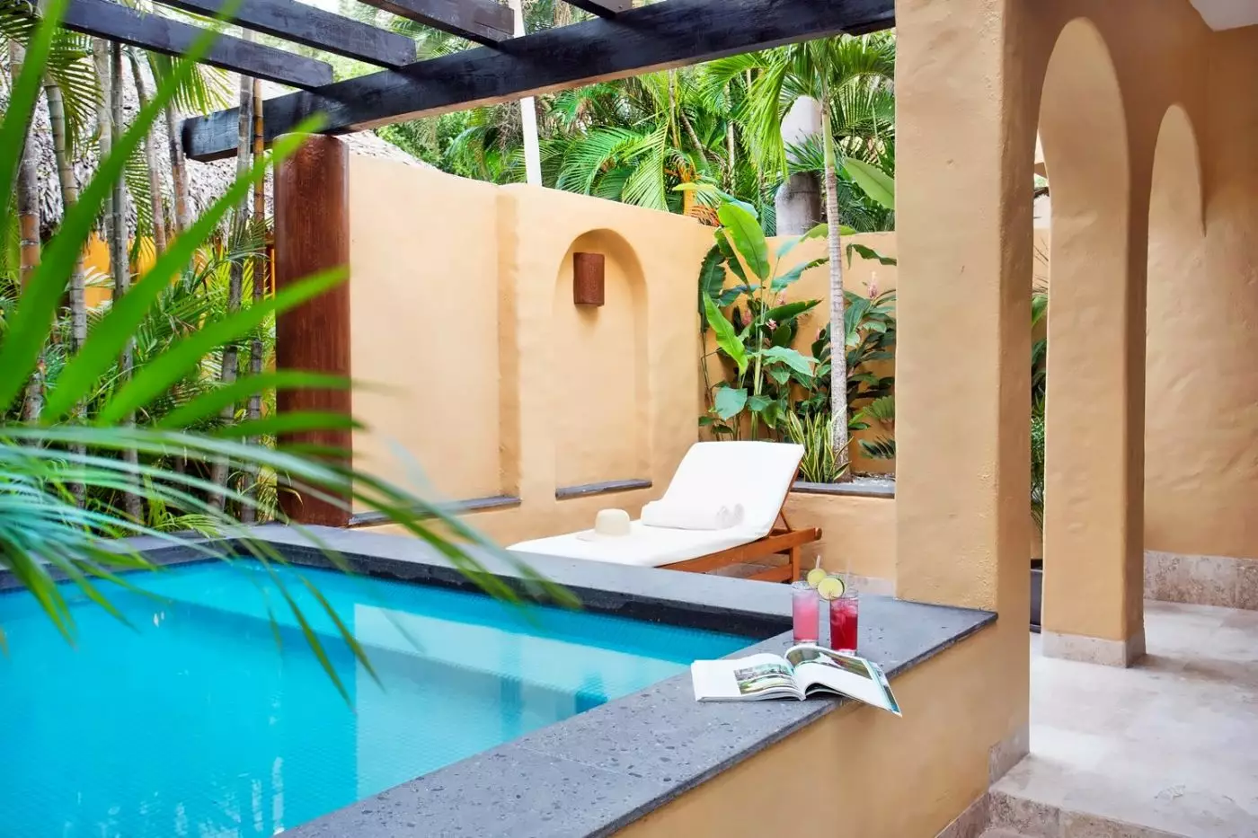 Thompson Zihuatanejo