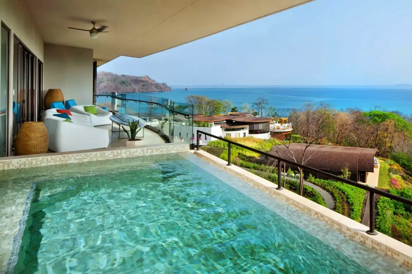W Costa Rica