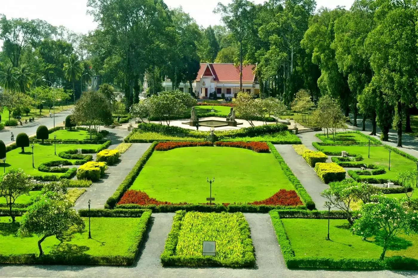 Raffles Grand Hotel d'Angkor
