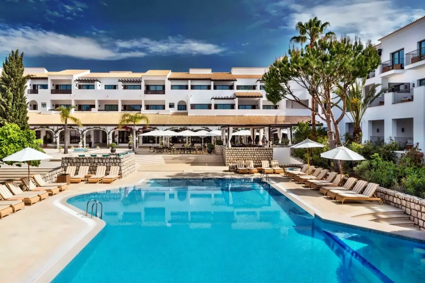 Pine Cliffs Resort