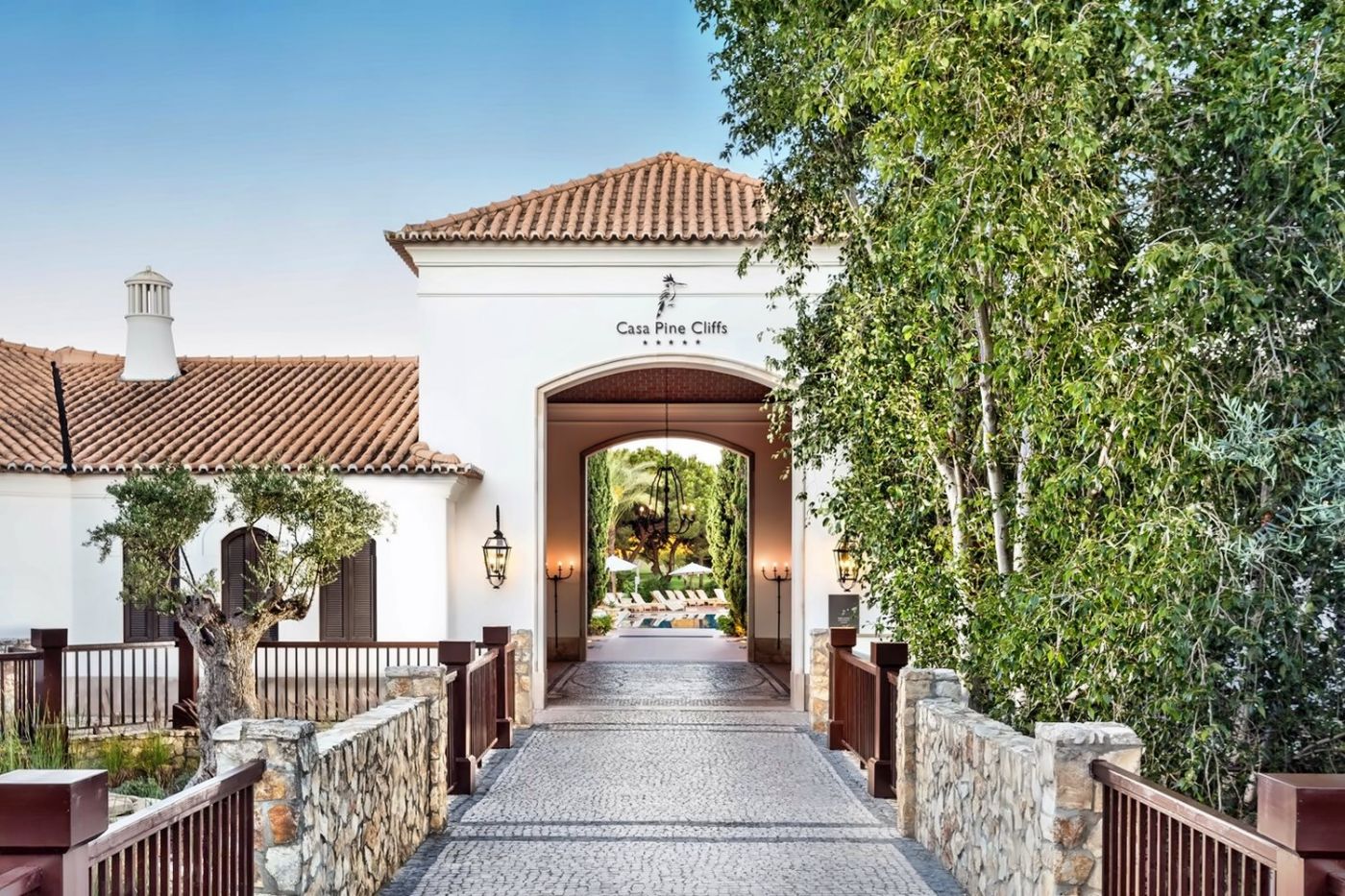 Pine Cliffs Residence