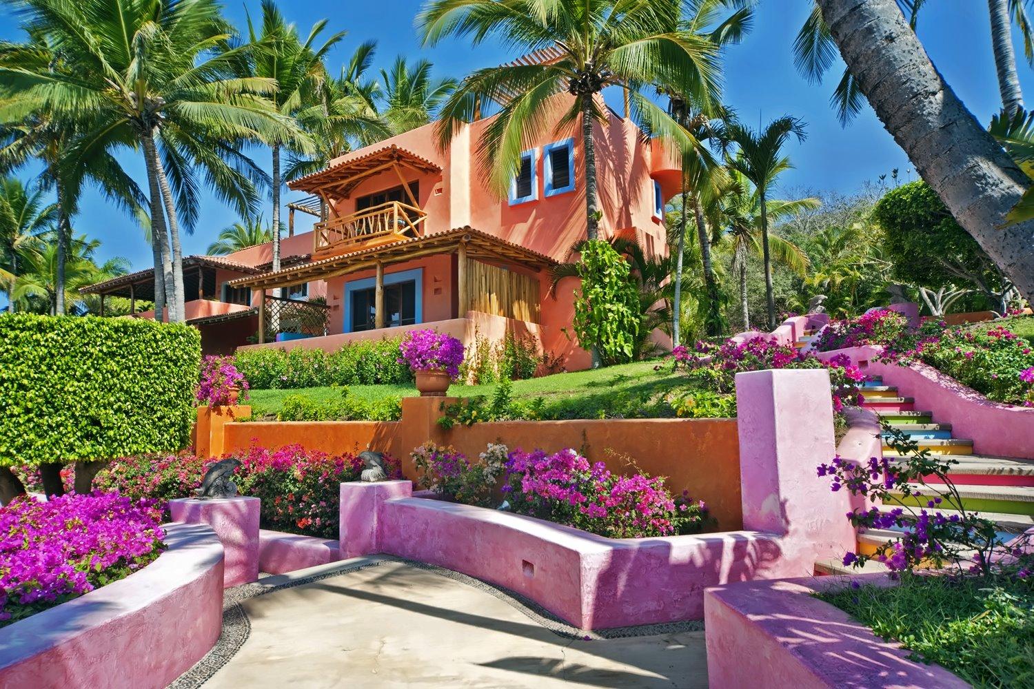 Las Alamandas
