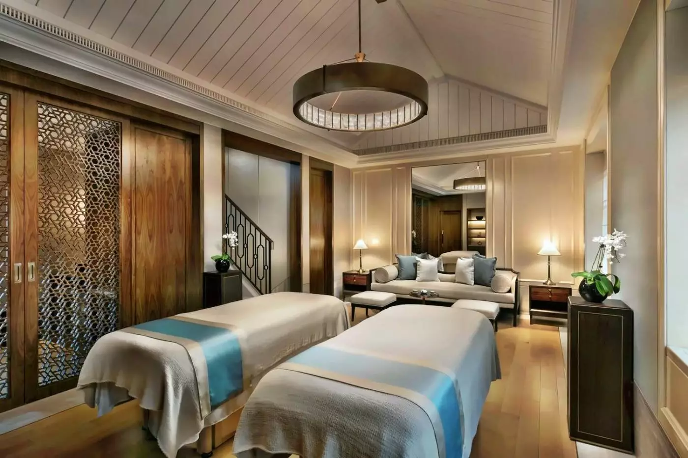 Capella Shanghai, Jian Ye Li