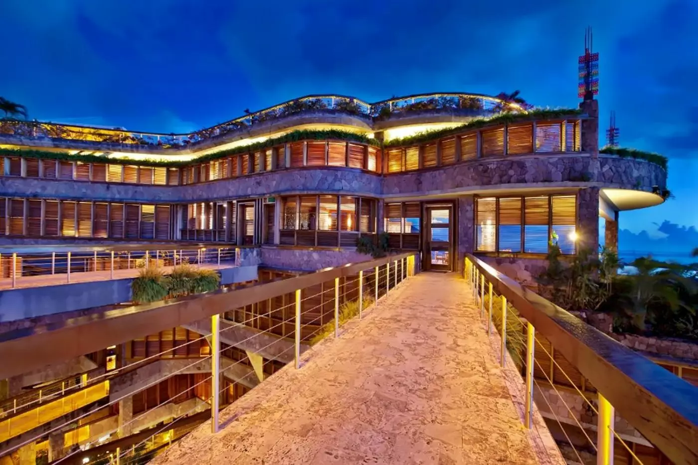 Jade Mountain Resort