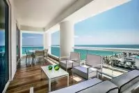 Thumbnail Conrad Fort Lauderdale Beach