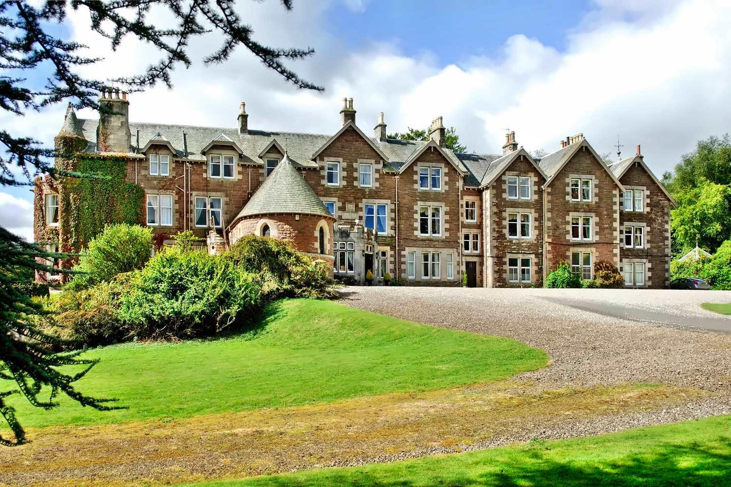 Cromlix & Chez Roux Hotel