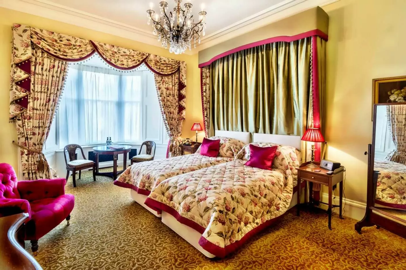 Crossbasket Castle Hotel, Spa & Restaurant