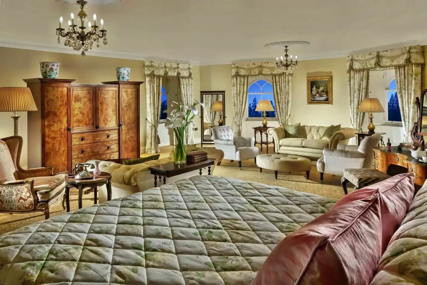Crossbasket Castle Hotel, Spa & Restaurant