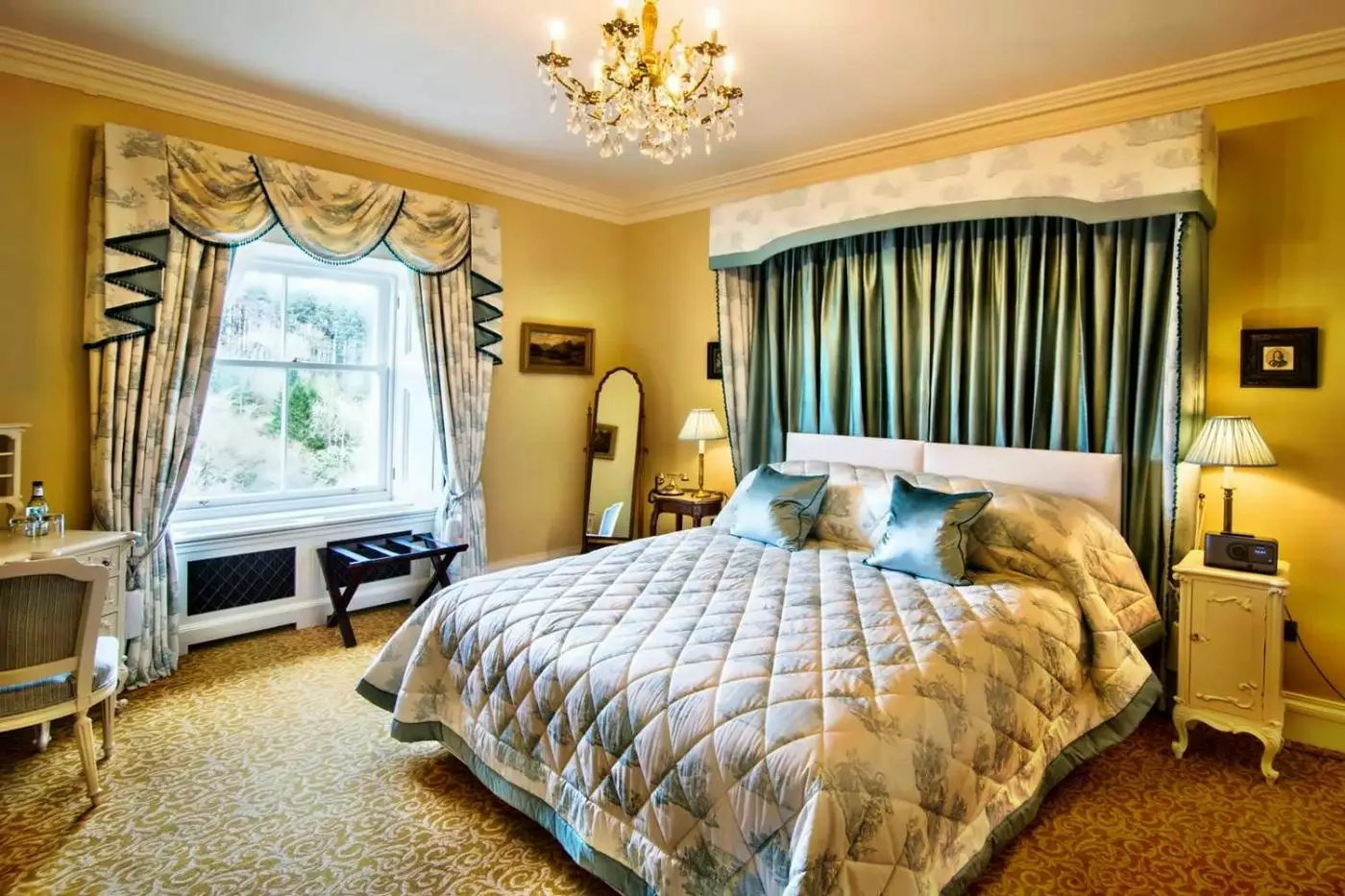 Crossbasket Castle Hotel, Spa & Restaurant