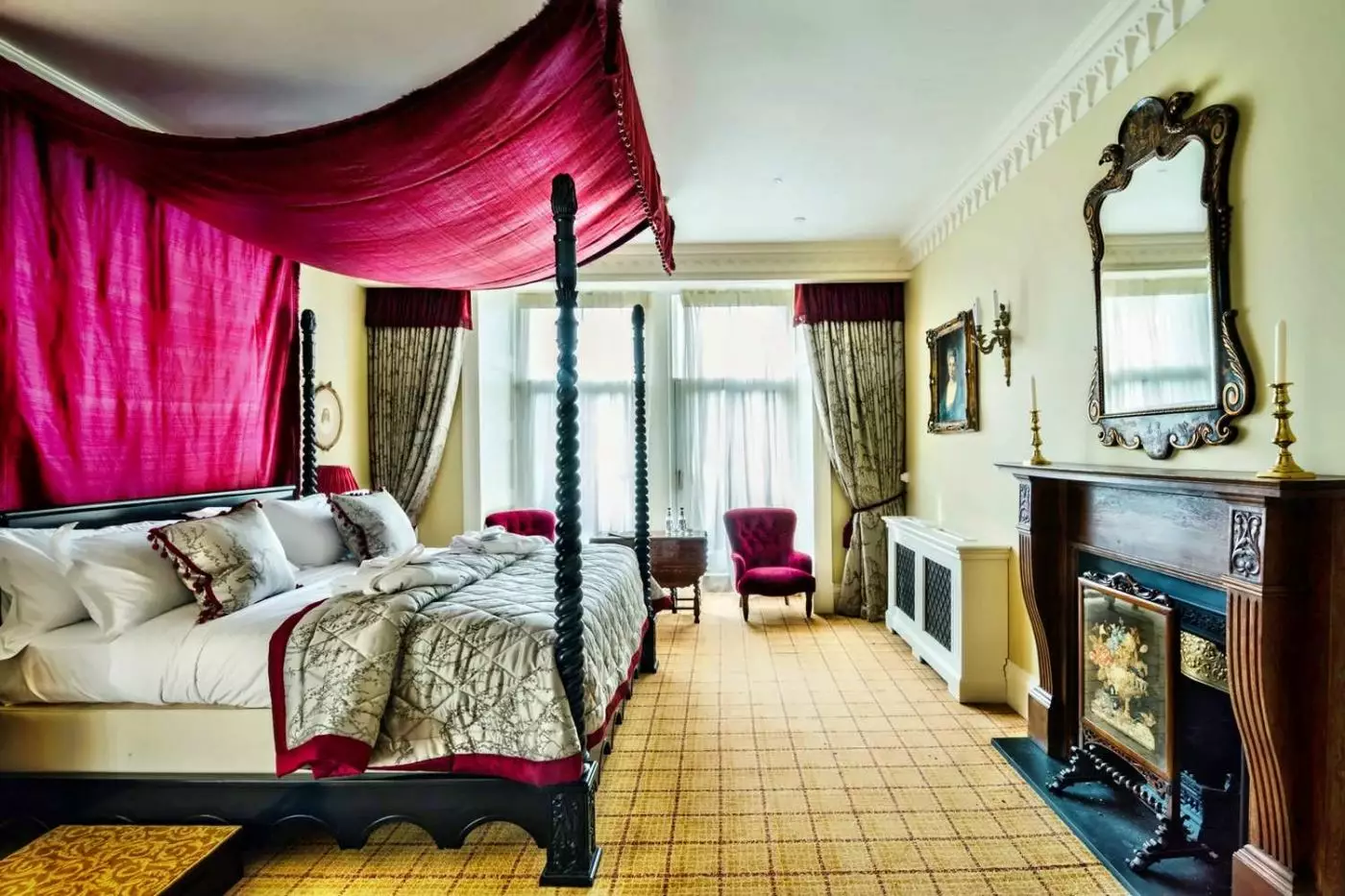 Crossbasket Castle Hotel, Spa & Restaurant