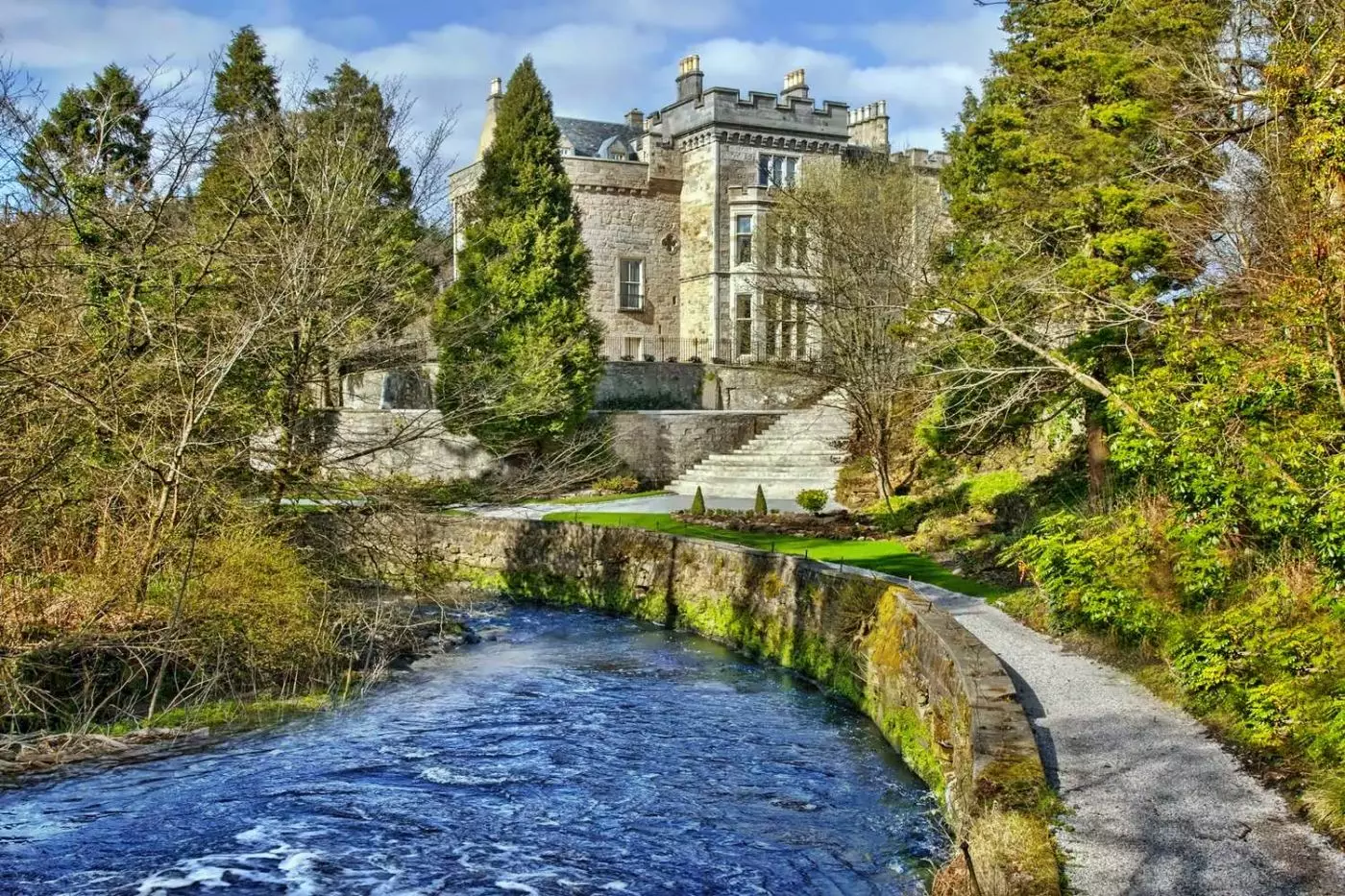 Crossbasket Castle Hotel, Spa & Restaurant