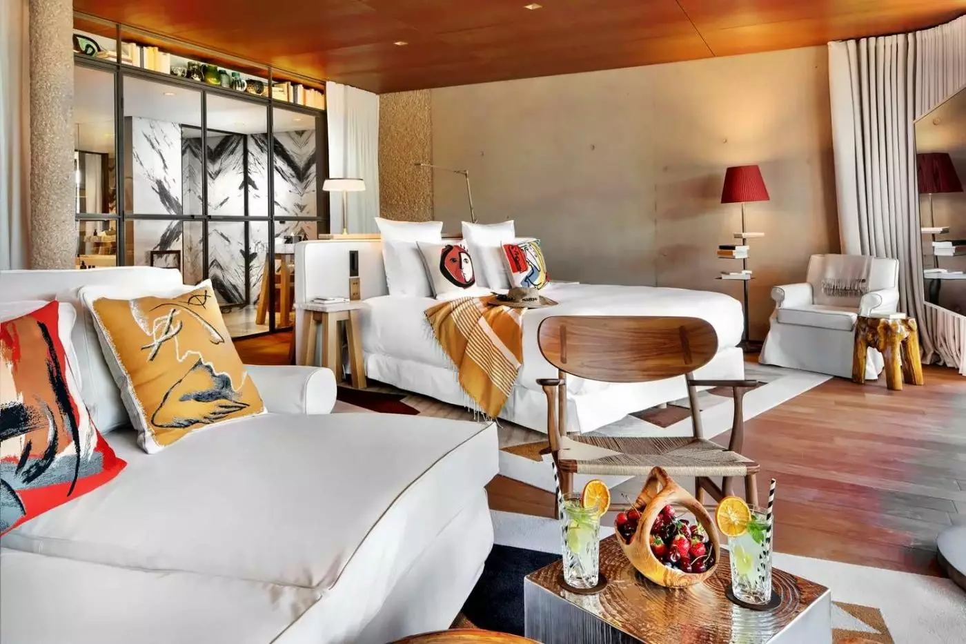 Lily of the Valley Hotel