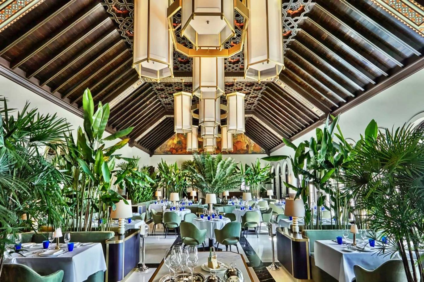 Four Seasons Hotel at The Surf Club
