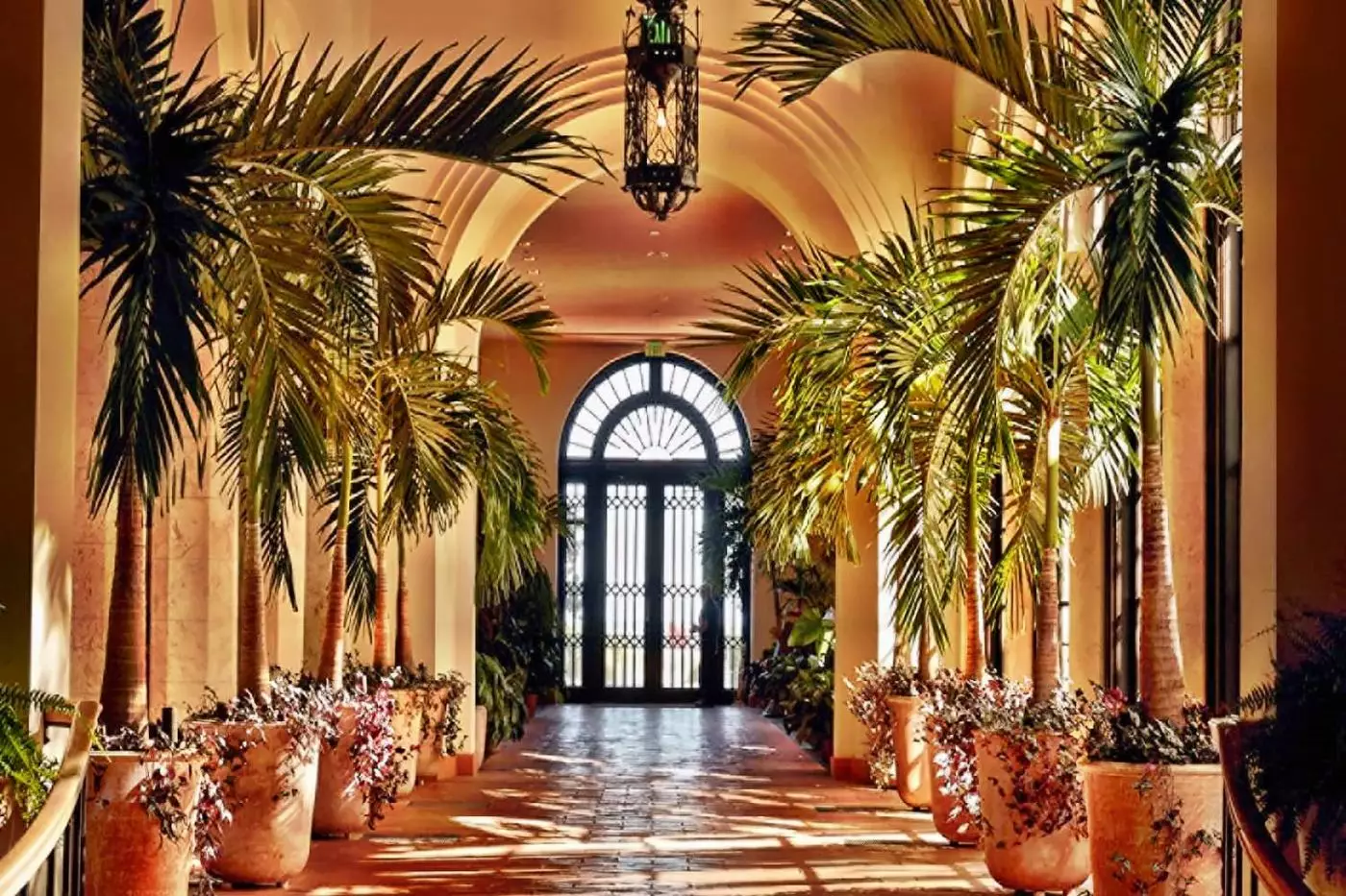 Four Seasons Hotel at The Surf Club