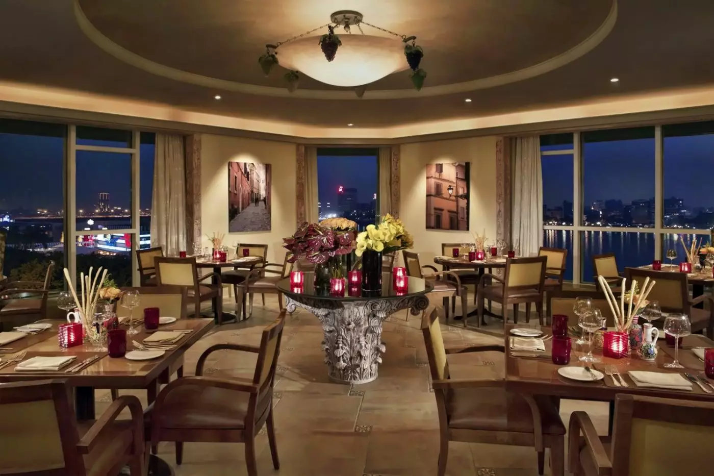 Four Seasons Hotel Cairo at The First Residence