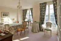 Thumbnail Le Bristol Paris