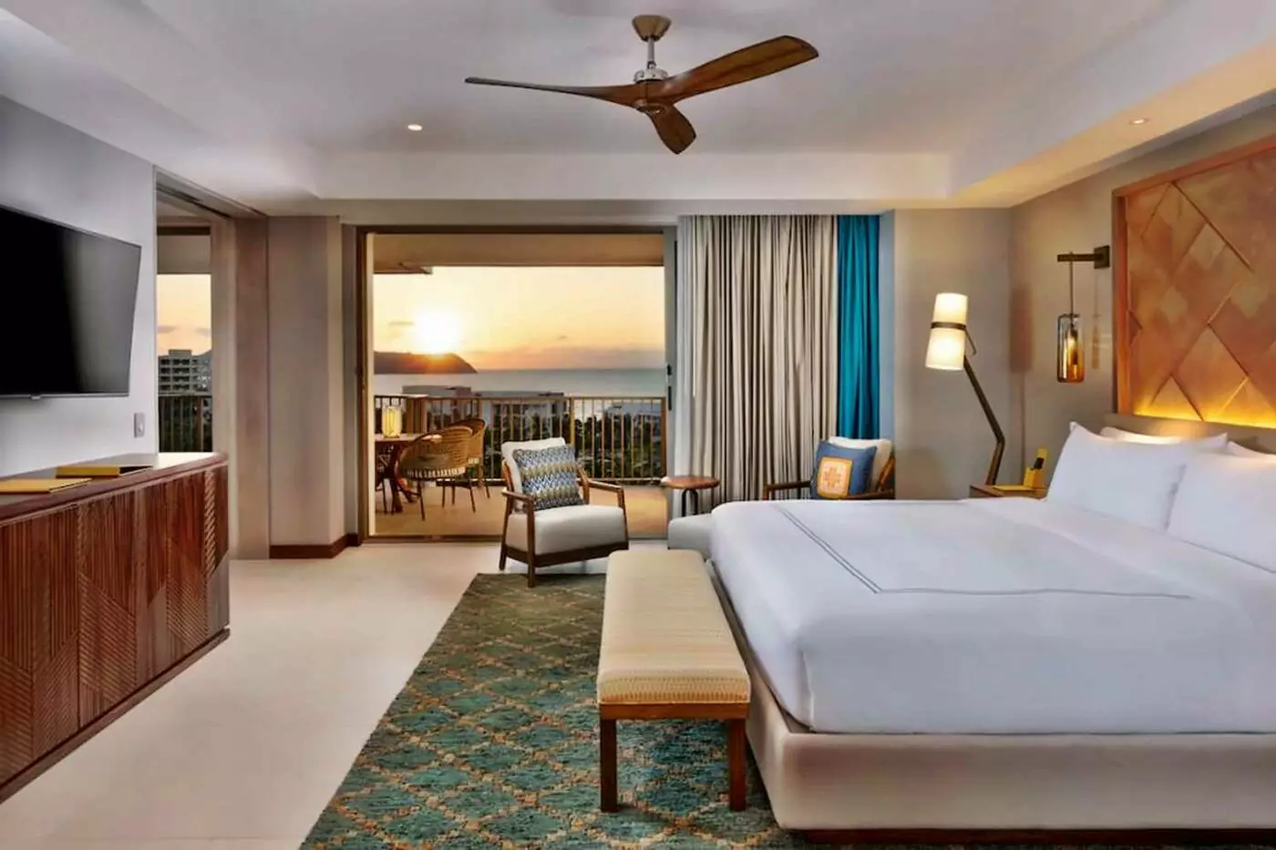 Conrad Punta de Mita