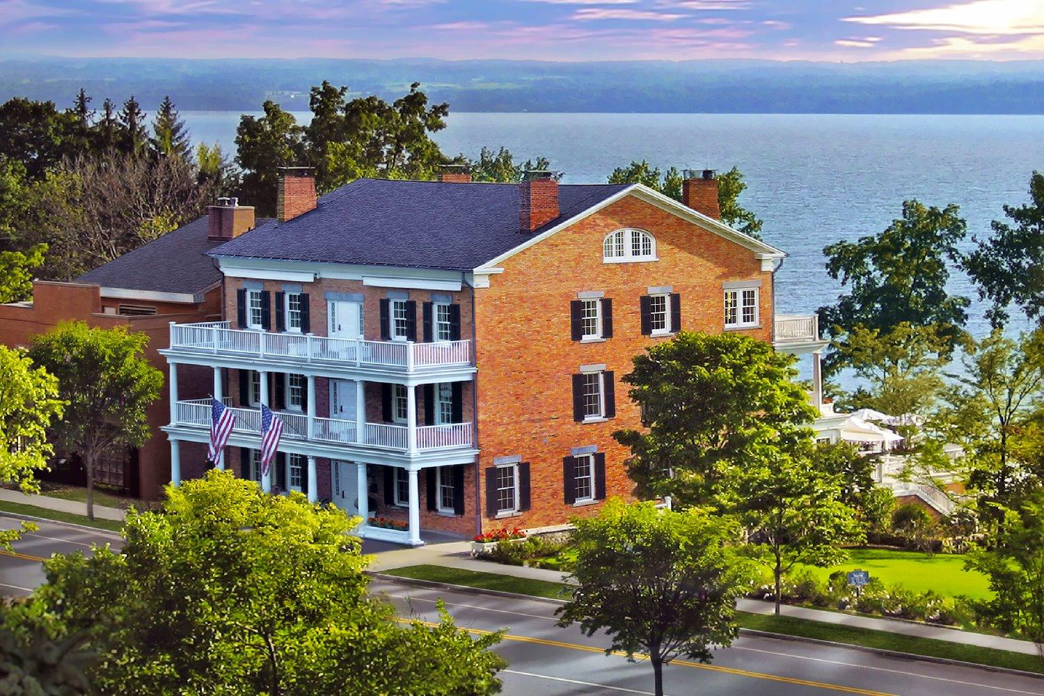 Inns of Aurora