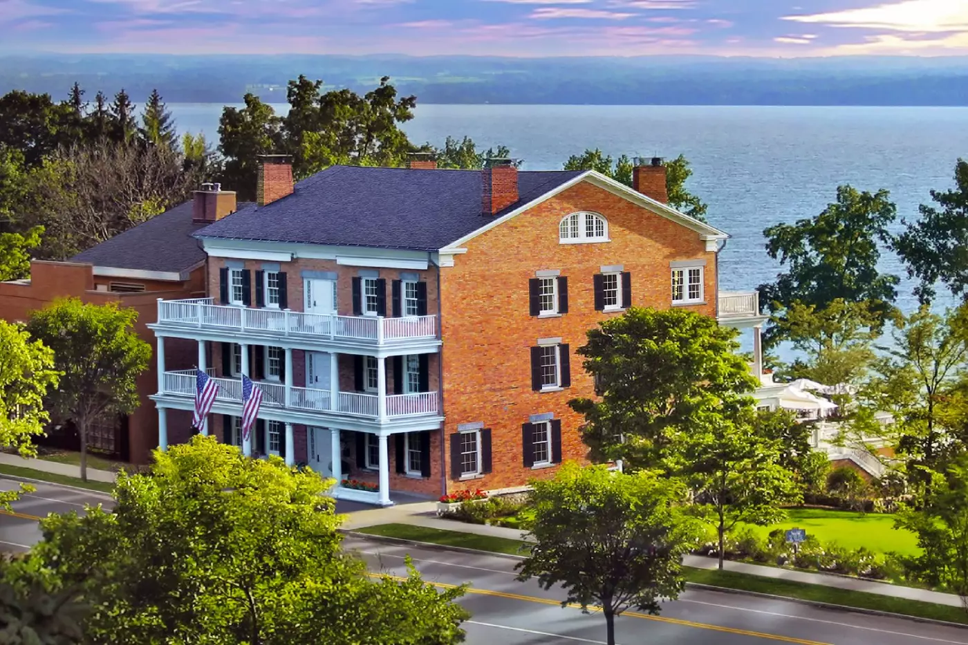 Inns of Aurora
