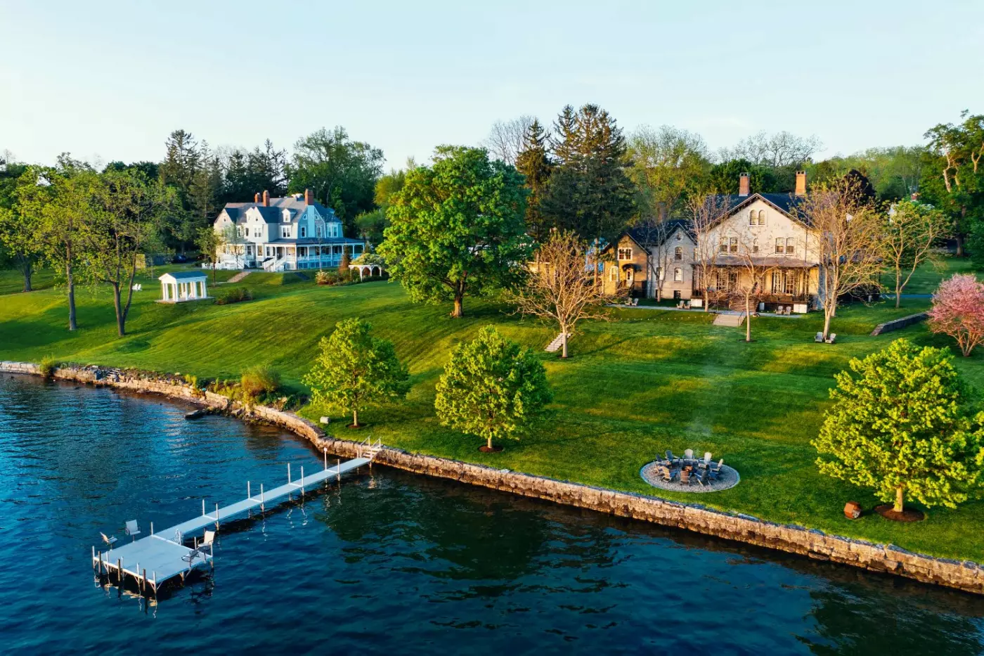 Inns of Aurora
