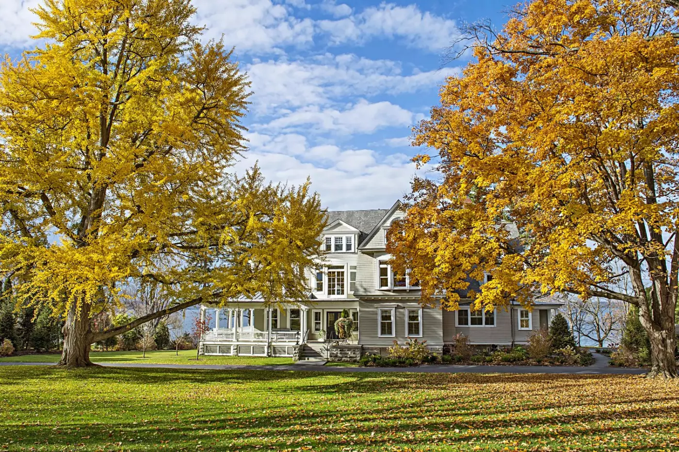 Inns of Aurora