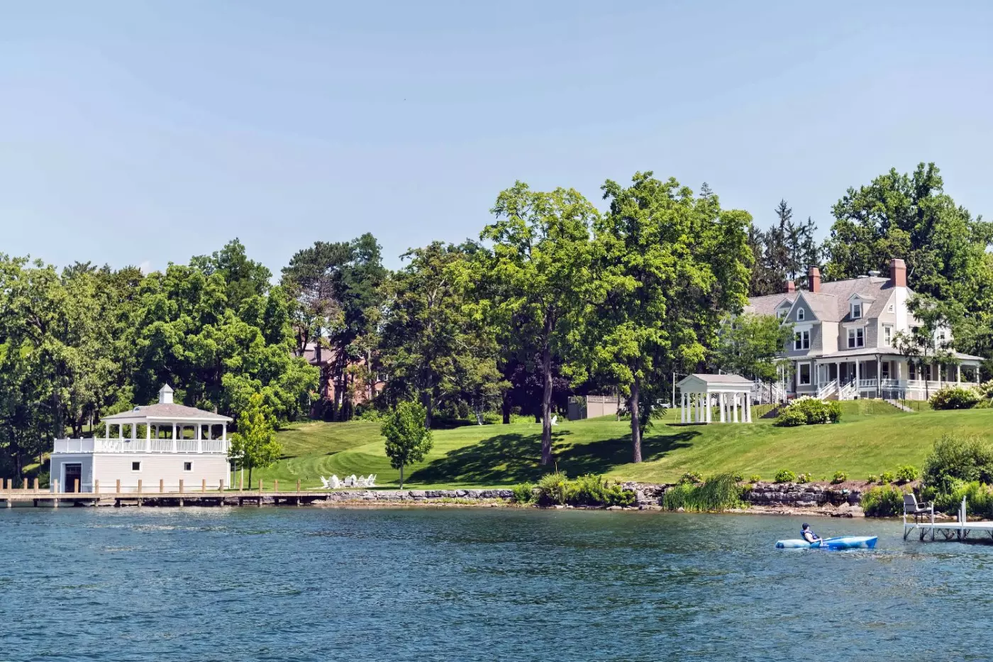 Inns of Aurora