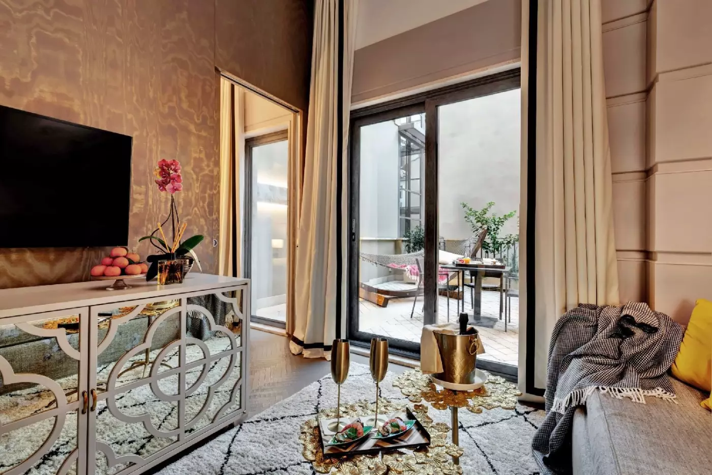 Singer Palace Hotel