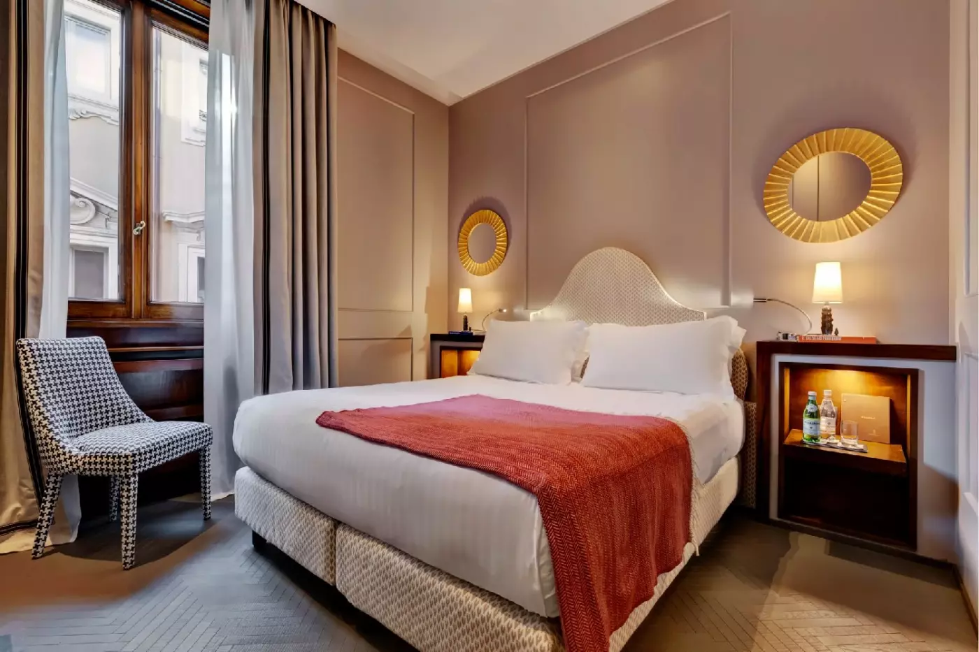 Singer Palace Hotel