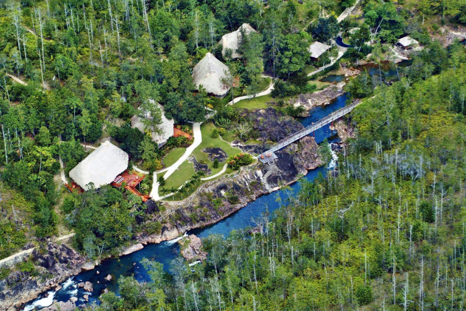 Blancaneaux Lodge