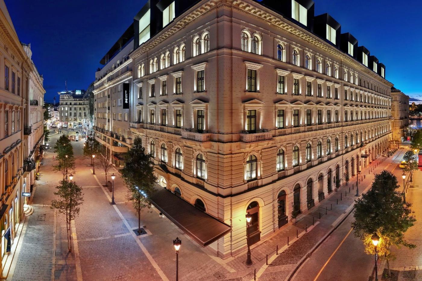 Dorothea Hotel, Budapest, Autograph Collection