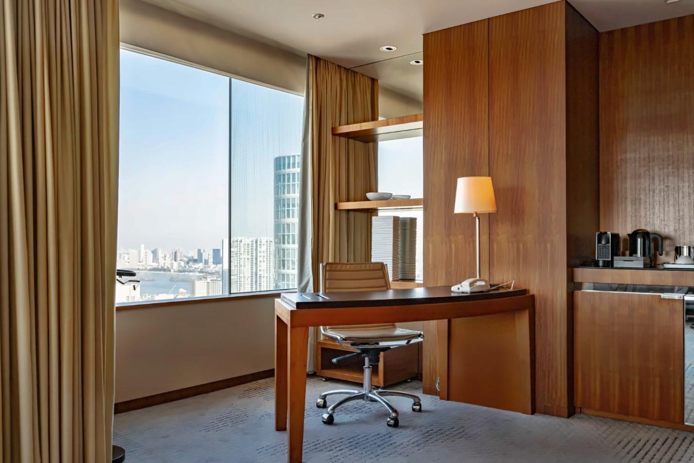 The Strings InterContinental