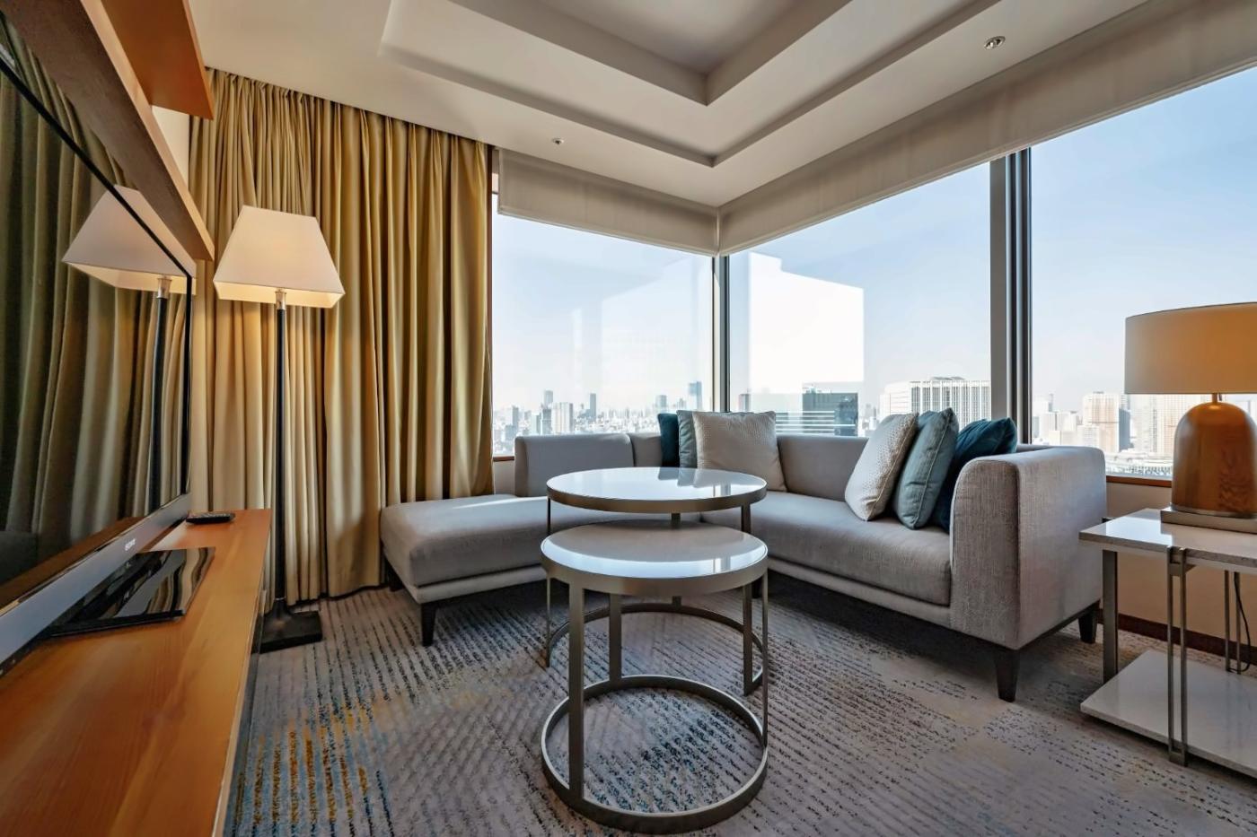The Strings InterContinental