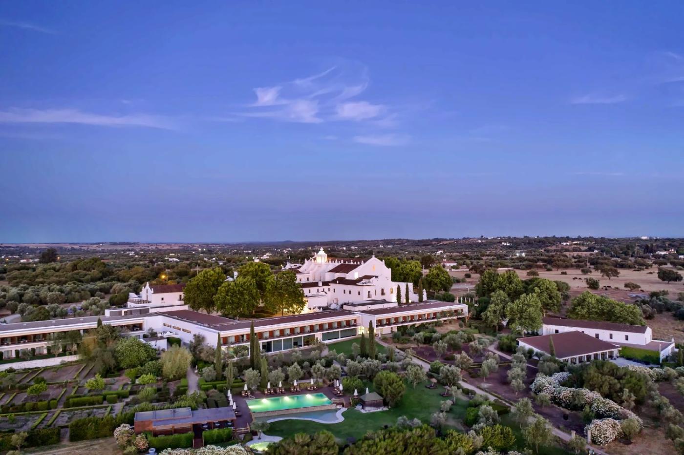 Convento do Espinheiro, Historic Hotel & Spa