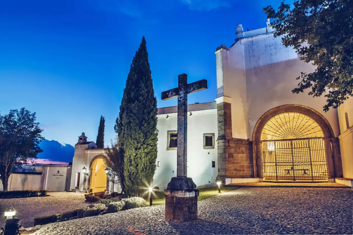 Convento do Espinheiro, Historic Hotel & Spa