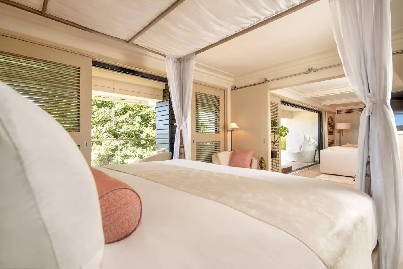 ESPACIO The Jewel of Waikiki