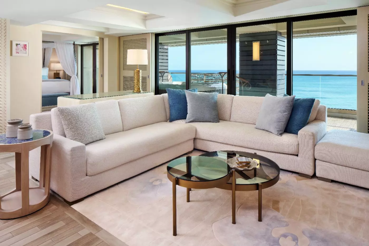 ESPACIO The Jewel of Waikiki