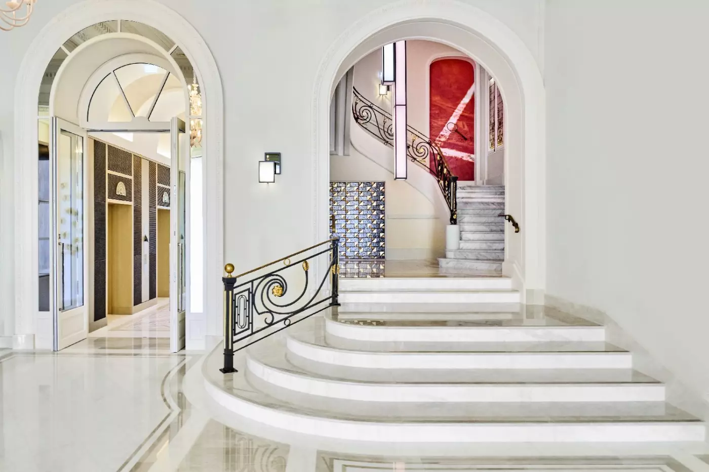 Carlton Cannes, A Regent Hotel