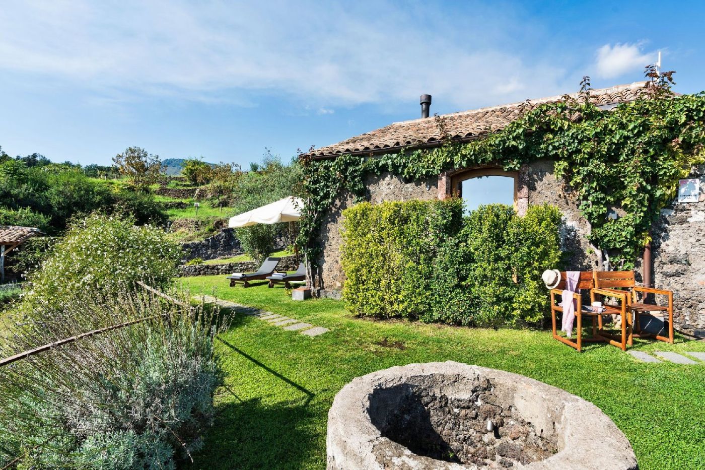 Monaci delle Terre Nere