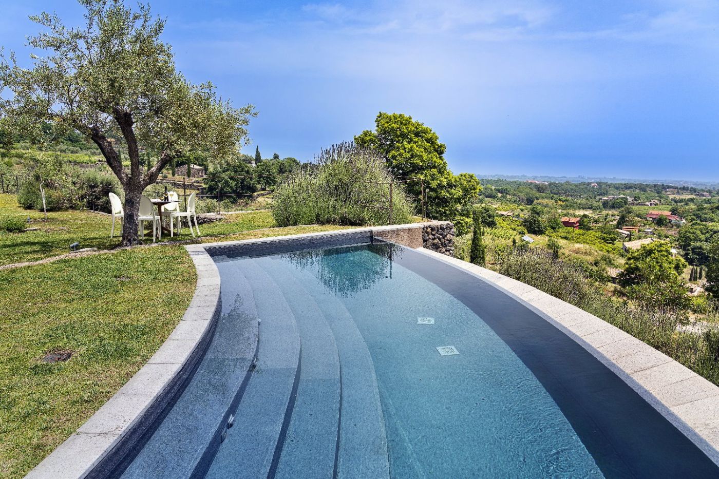 Monaci delle Terre Nere