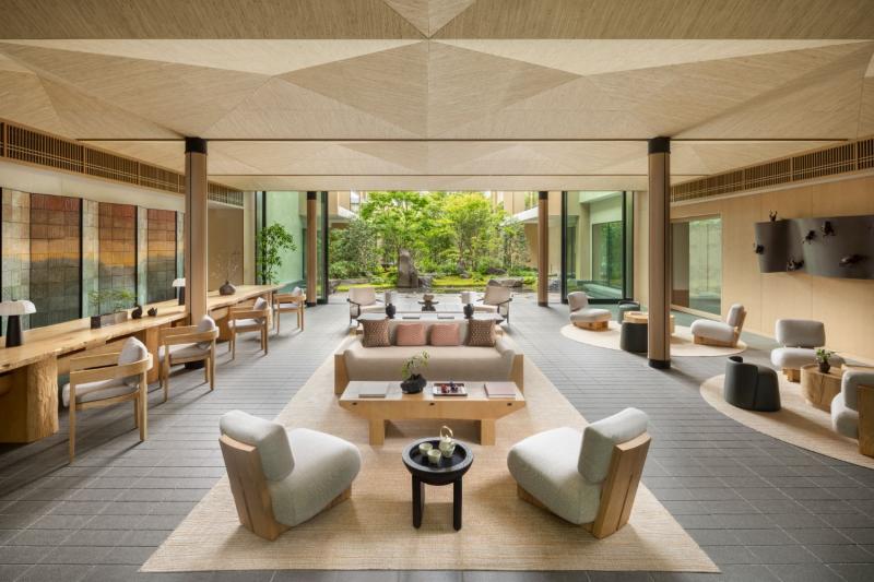 Free Airport Transfers for Penthouse Suite