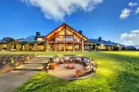 Thumbnail Spicers Peak Lodge