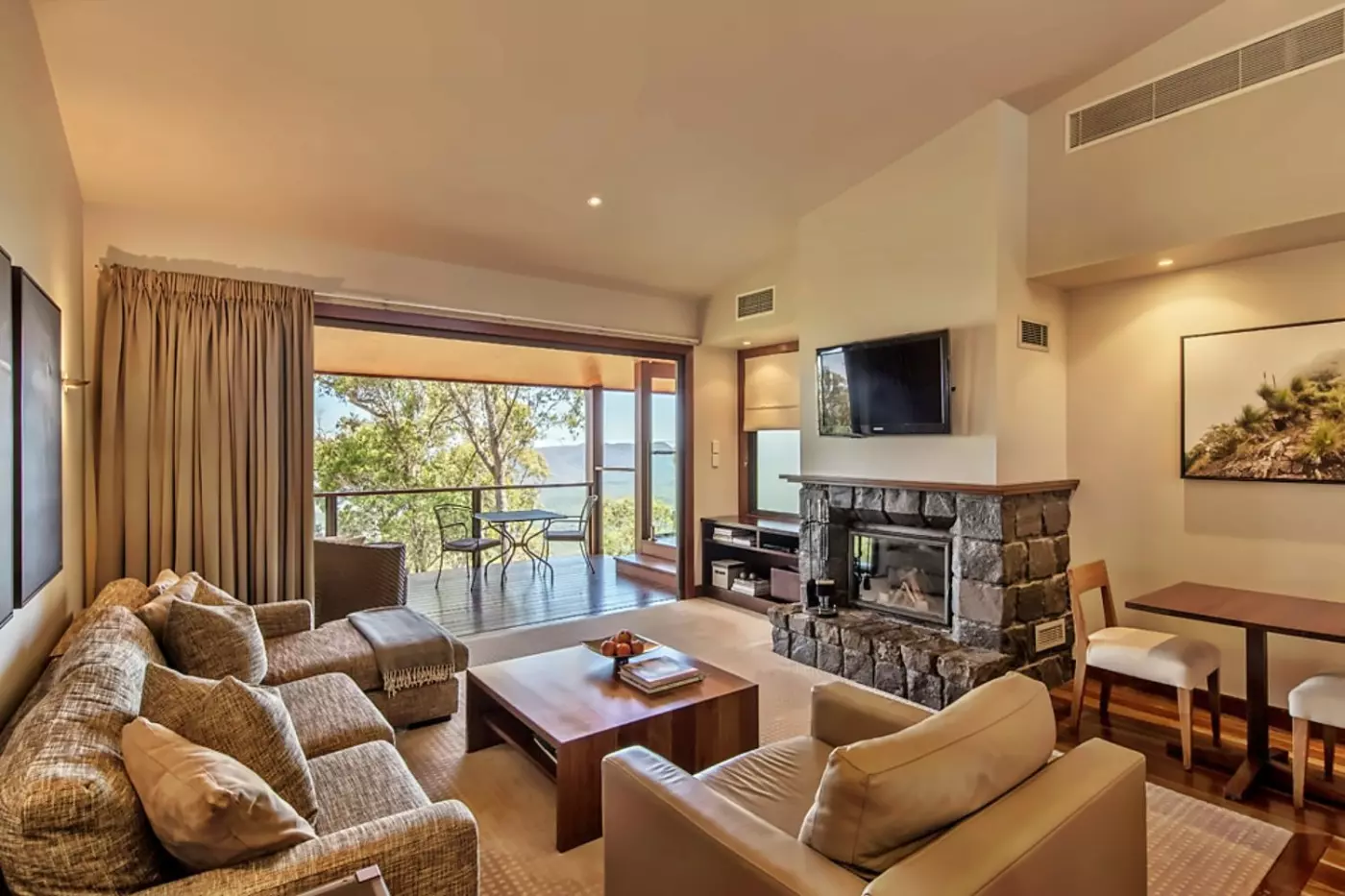 Spicers Peak Lodge