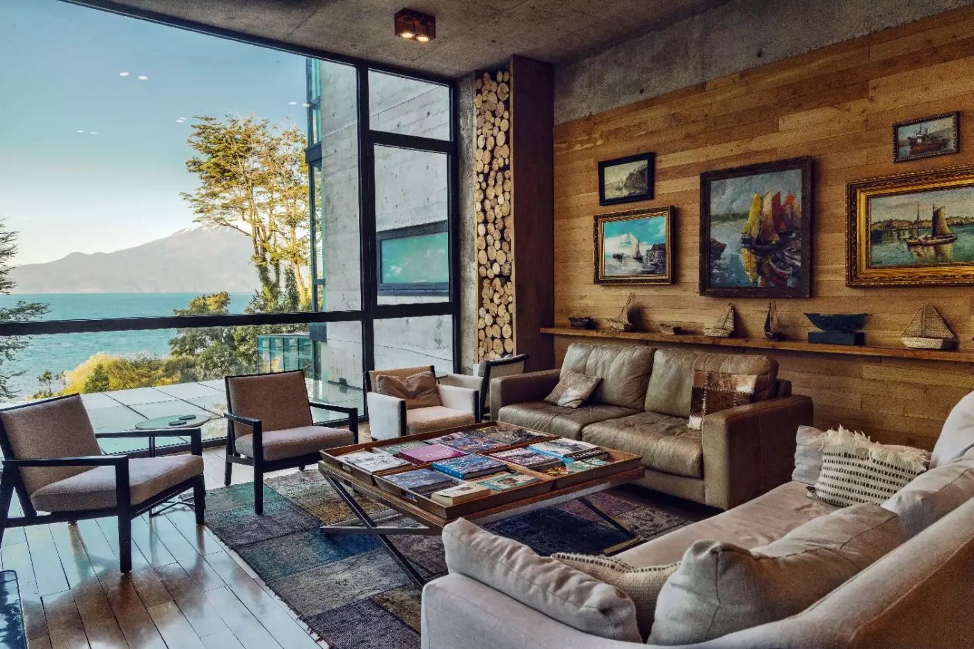 Hotel AWA Puerto Varas