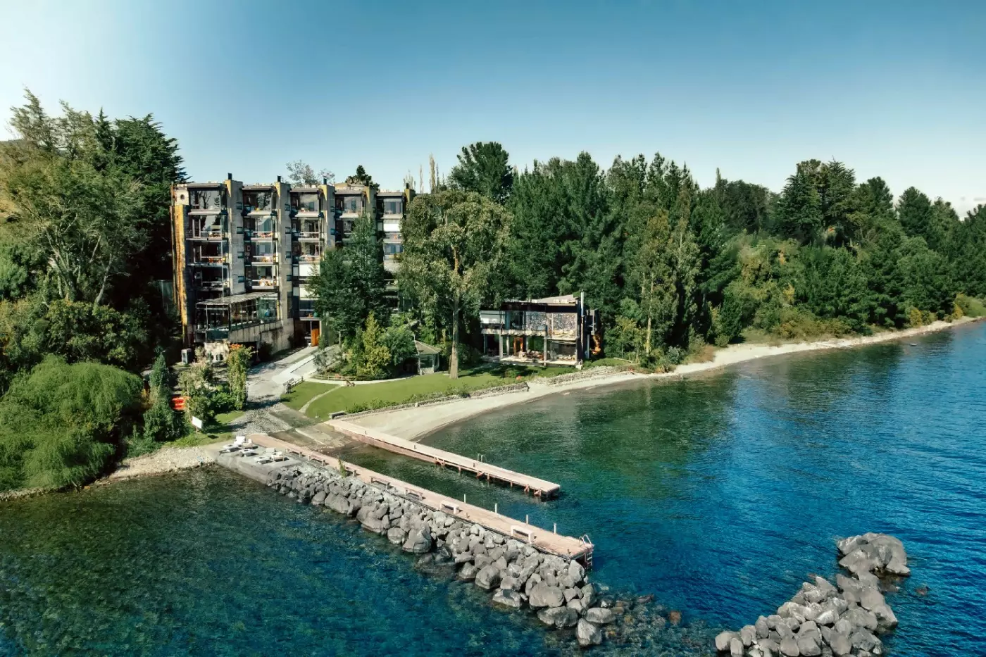 Hotel AWA Puerto Varas