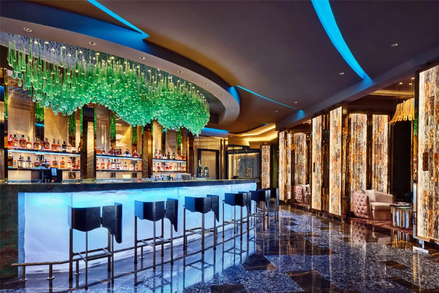 J Hotel Shanghai Tower