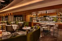 Thumbnail Pier Sixty-Six Resort